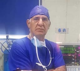 تصویر دکتر سید حسین رفیع السادات متخصص جراحی مغز و اعصاب در شیراز