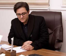 تصویر دکتر آرش سبحان منش متخصص گوش و حلق و بینی در شیراز