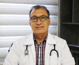 تصویر دکتر فرهاد قهرمانی فوق تخصص گوارش کودکان در شیراز