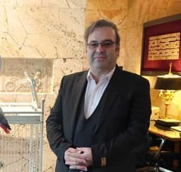 تصویر دکتر محمد رضا شریفی راد فلوشیپ جراحی دیسک و ستون فقرات در شیراز